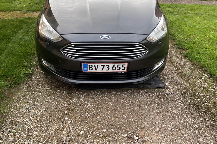 Grå Ford C-MAX fra 2018