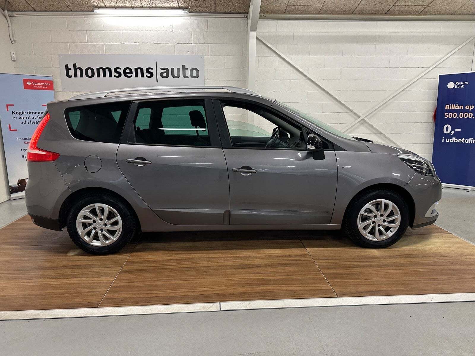 Grå Renault Grand Scenic III fra 2014