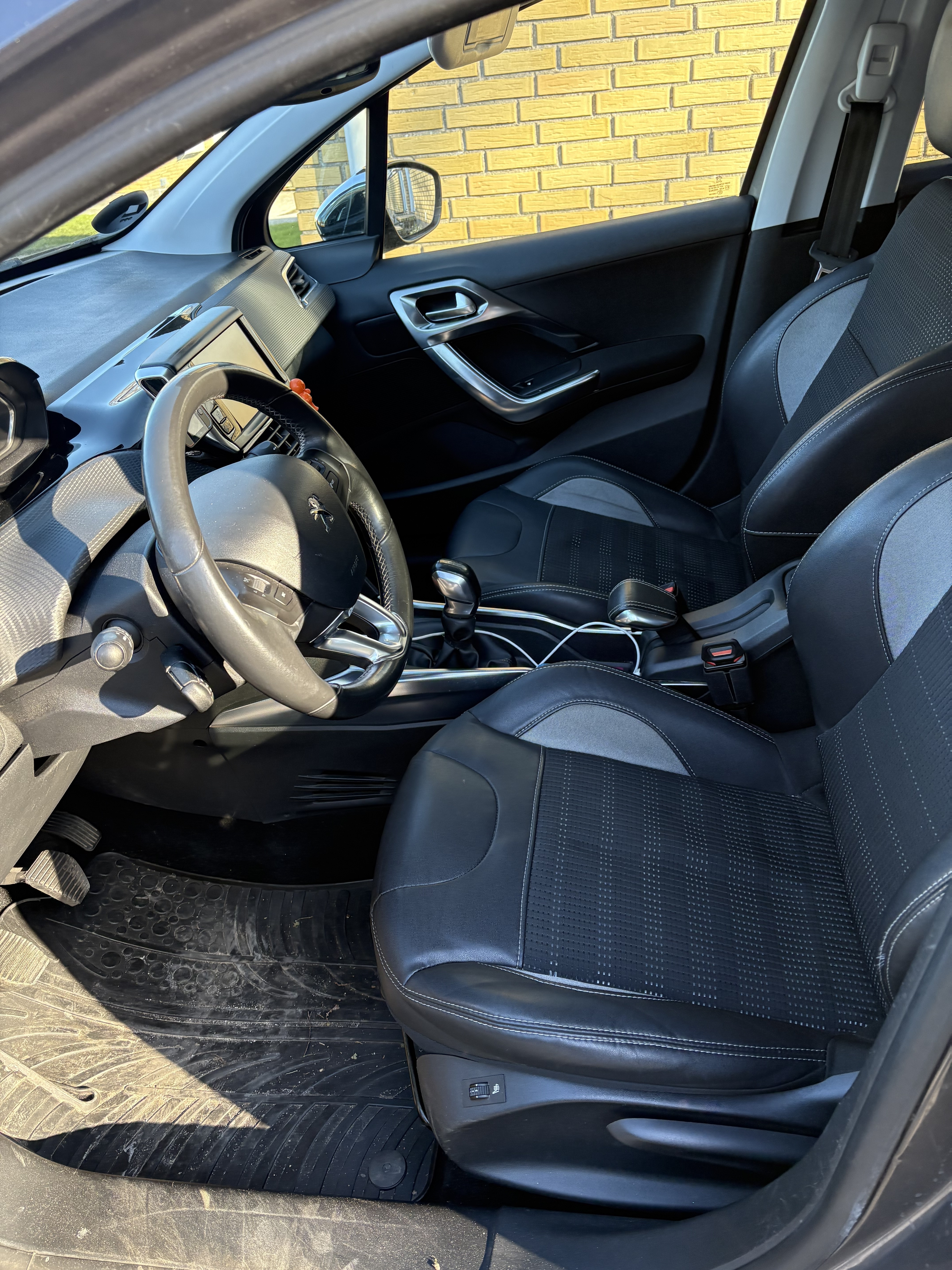 Peugeot 2008 1,2 VTi Crossover