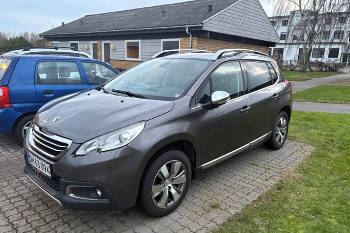 Grå Peugeot 2008 fra 2014