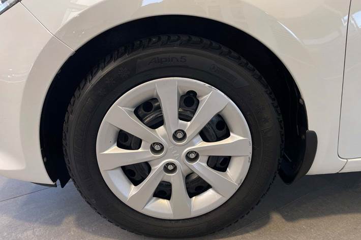 Hvid Kia Rio fra 2015
