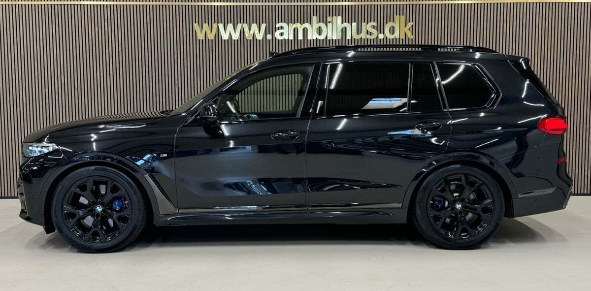 Sort BMW X7 fra 2020