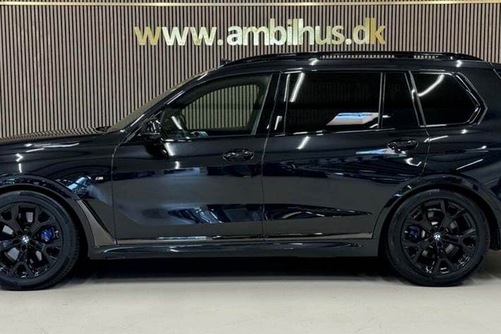 Sort BMW X7 fra 2020