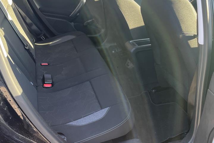Sort Peugeot 2008 fra 2016