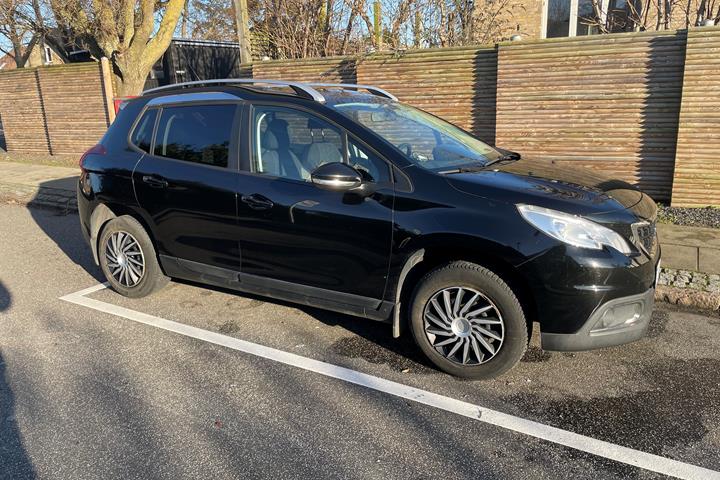 Sort Peugeot 2008 fra 2016