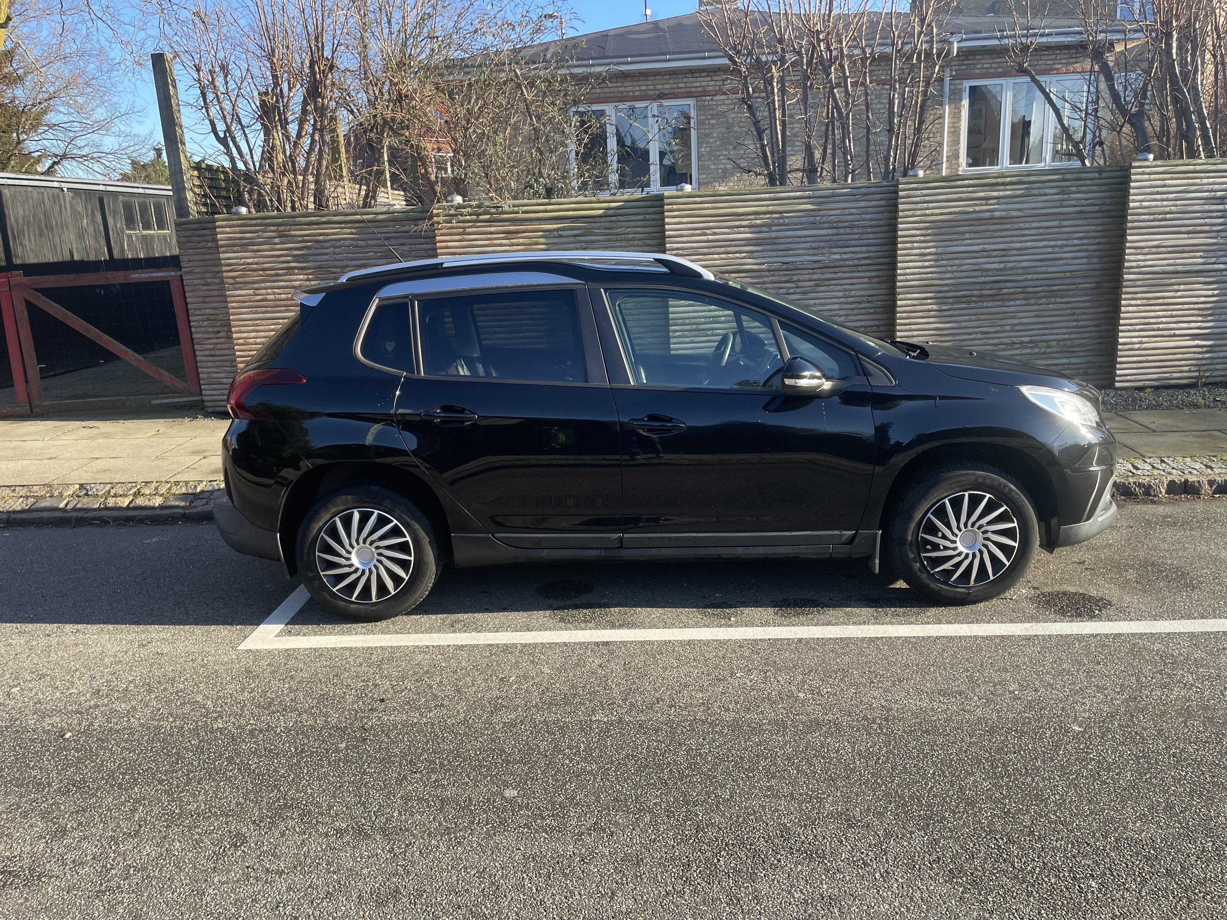 Peugeot 2008 1,2 VTi 82 hk Crossover