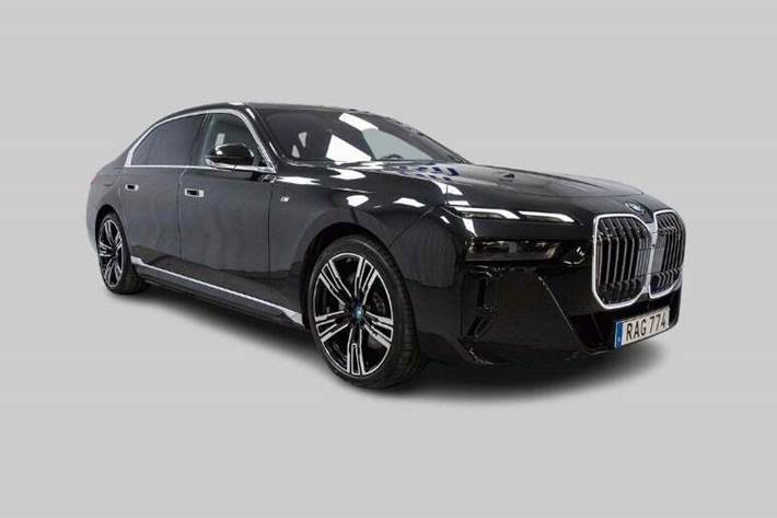 Sort BMW i7 fra 2023