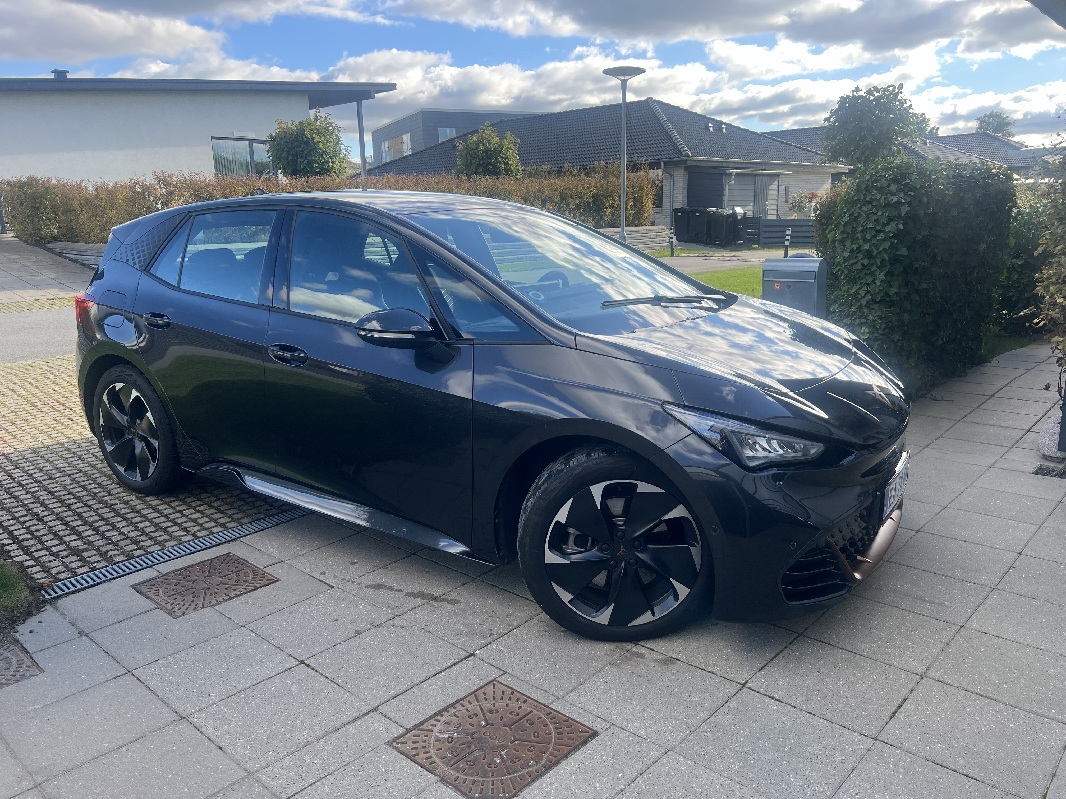 Grå Cupra Born fra 2023