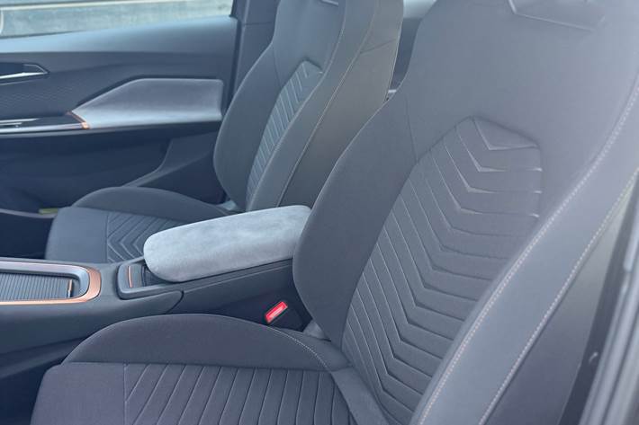 Grå Cupra Born fra 2023