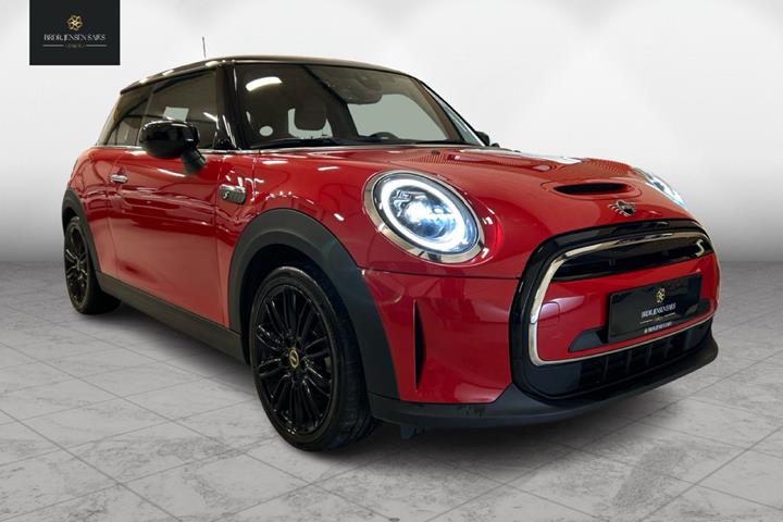 Rød Mini Cooper fra 2021 set udefra