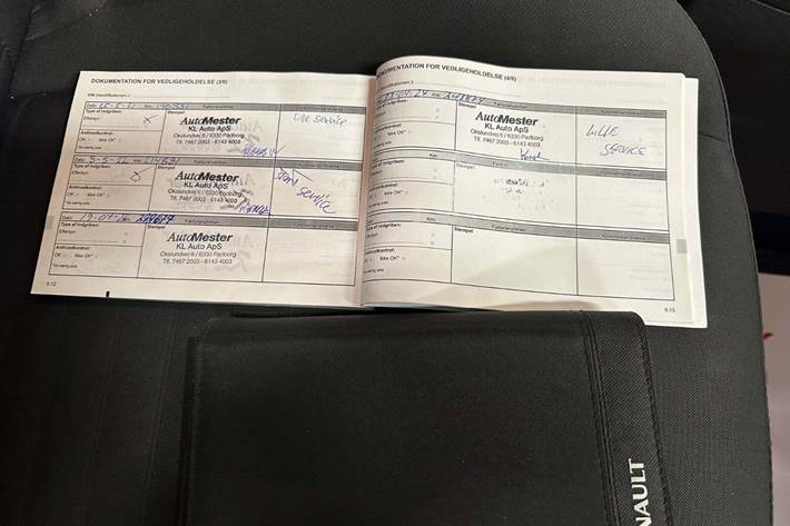 Grå Renault Grand Scenic III fra 2014