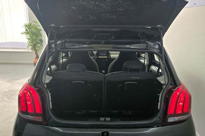 Sort Peugeot 108 fra 2017