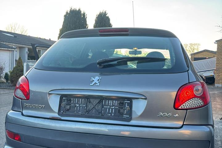 undefined Peugeot 206+ fra 2010