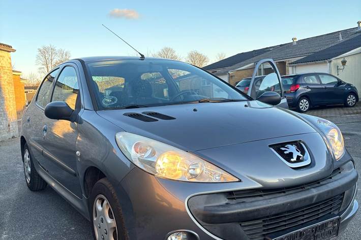 undefined Peugeot 206+ fra 2010