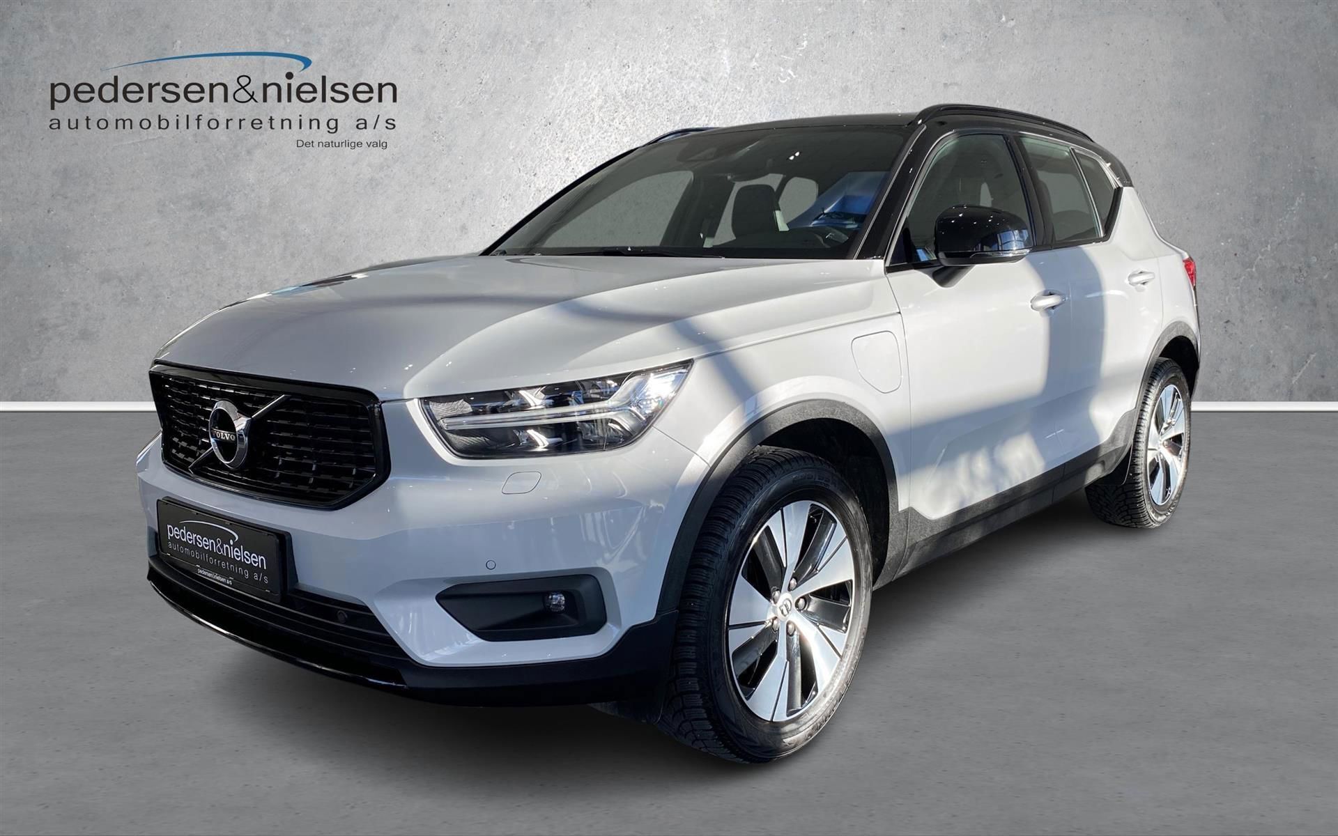 Sølv Volvo XC40 fra 2021