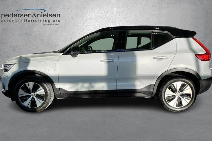 Sølv Volvo XC40 fra 2021