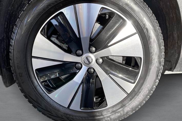 Sølv Volvo XC40 fra 2021