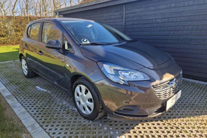 Grå Opel Corsa fra 2016 set udefra