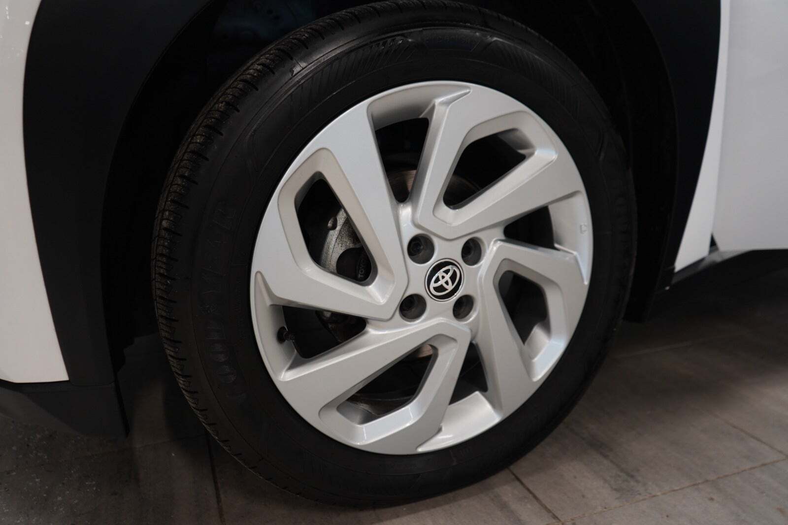 Hvid Toyota Aygo X fra 2023