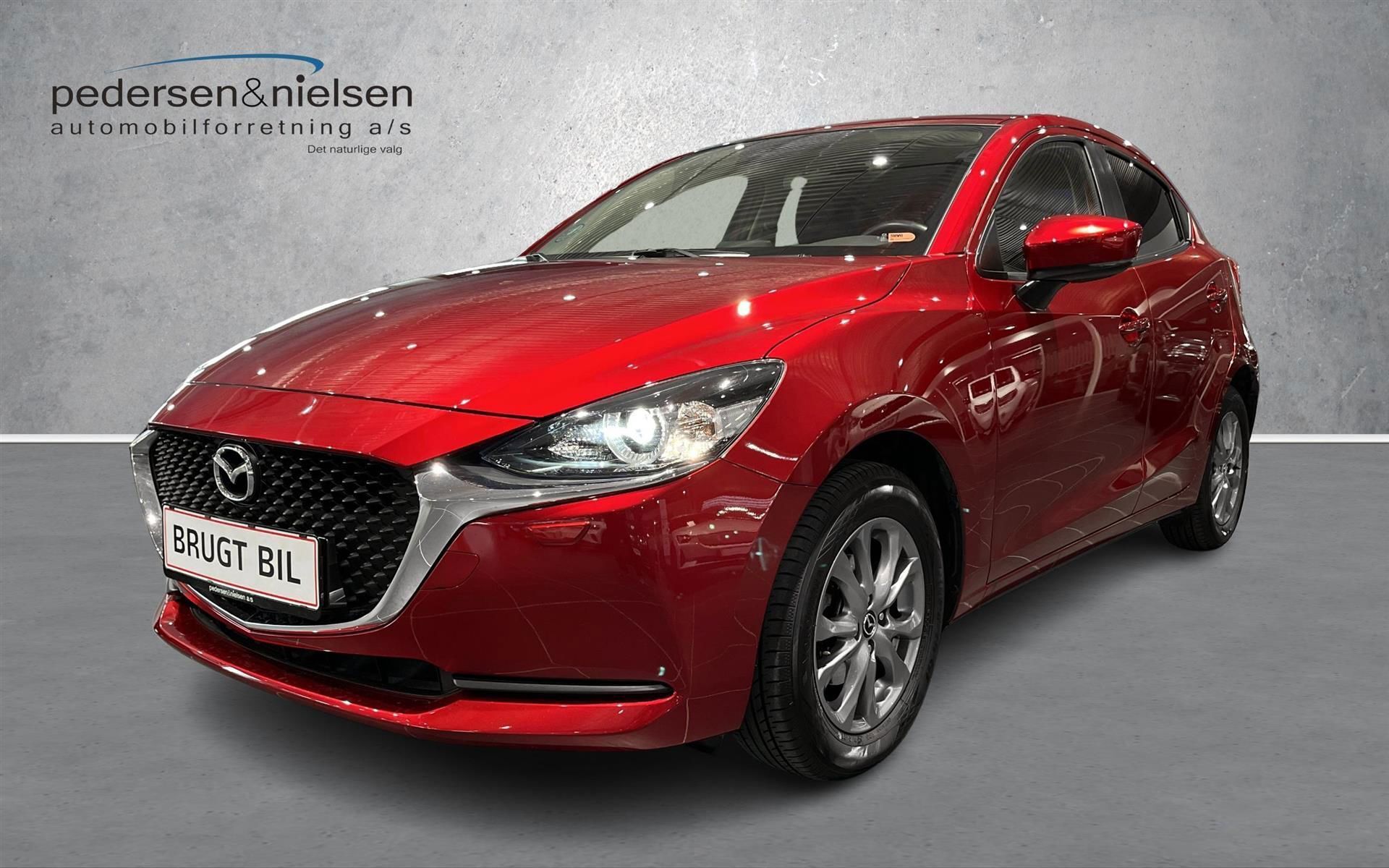 Rød Mazda 2 fra 2022