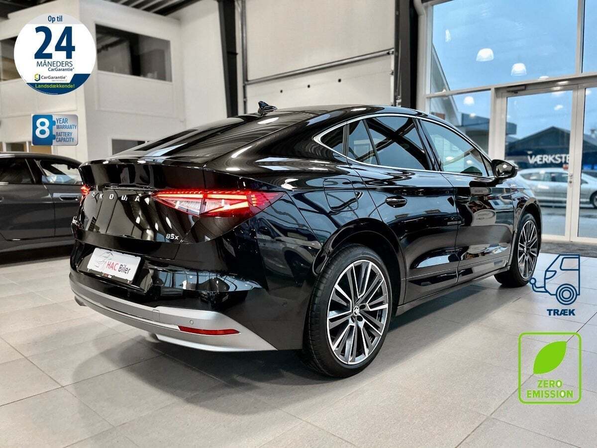 Gul Skoda Enyaq fra 2024