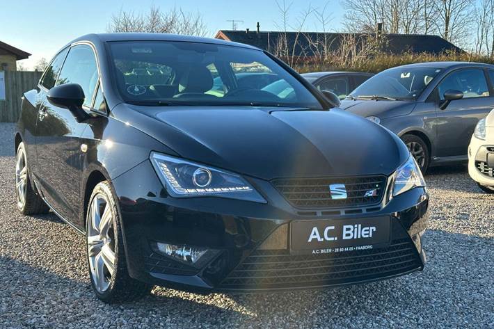 Sort Seat Ibiza fra 2016 set udefra