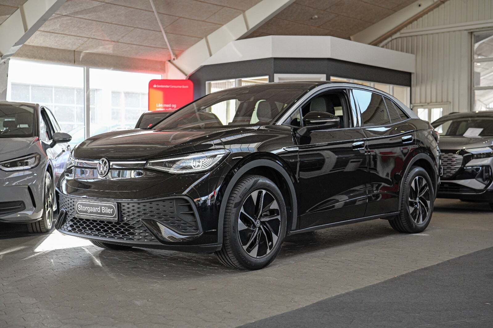 Sort VW ID.5 fra 2023 set udefra