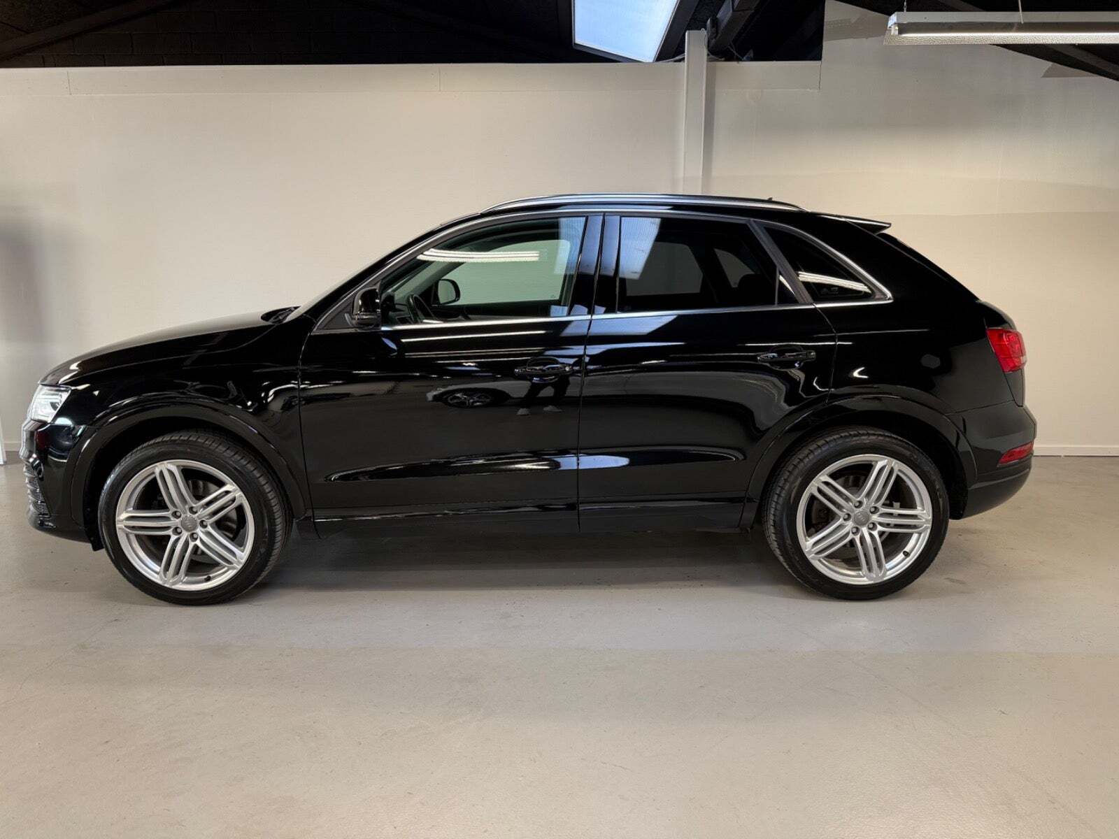 Sort Audi Q3 fra 2018