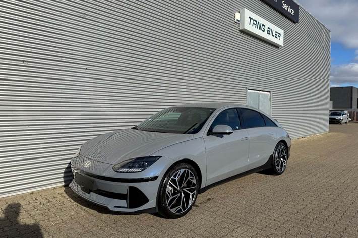 Blå Hyundai Ioniq 6 fra 2025