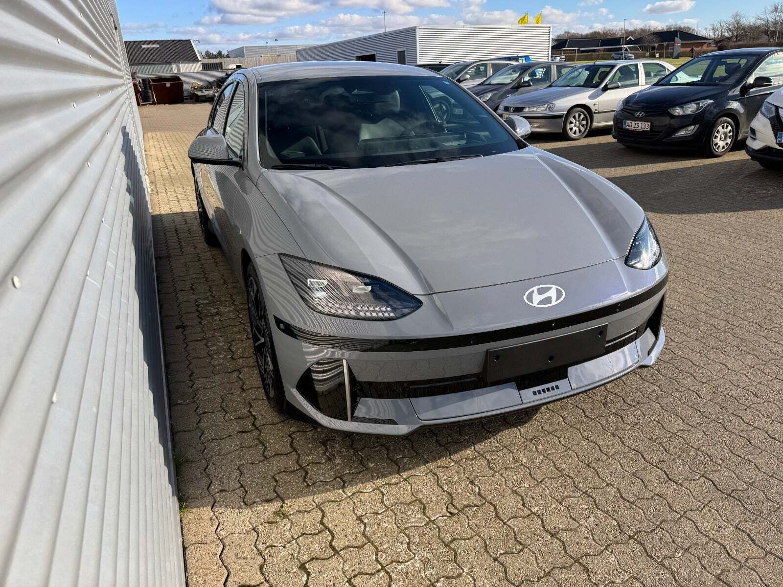 Blå Hyundai Ioniq 6 fra 2025 set udefra