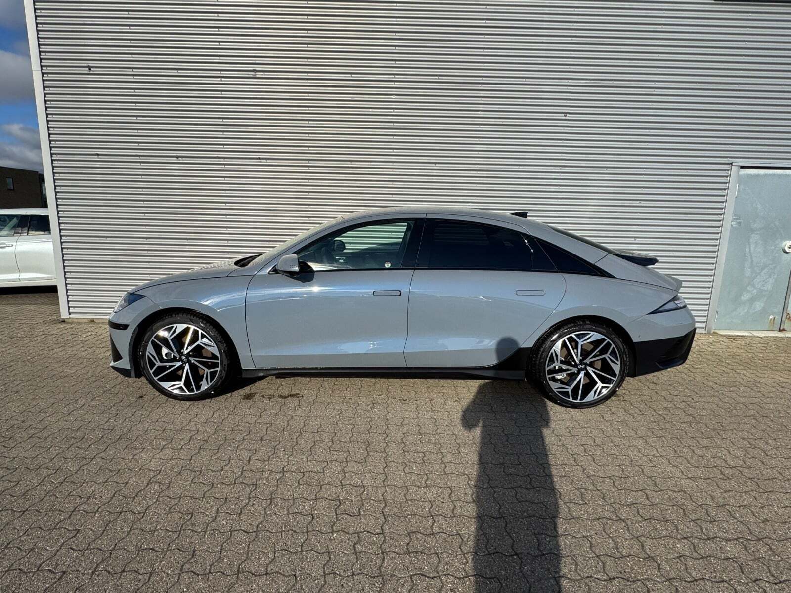 Blå Hyundai Ioniq 6 fra 2025