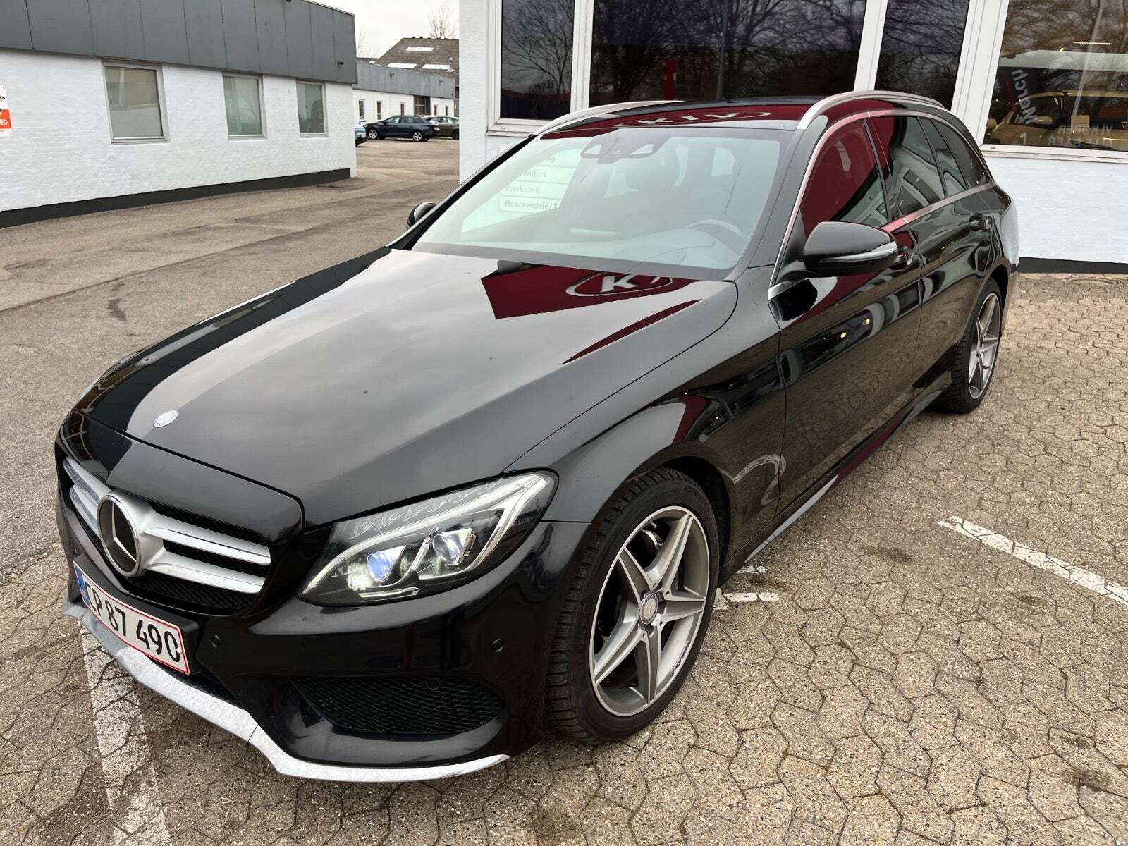 Sort Mercedes C220 d fra 2016