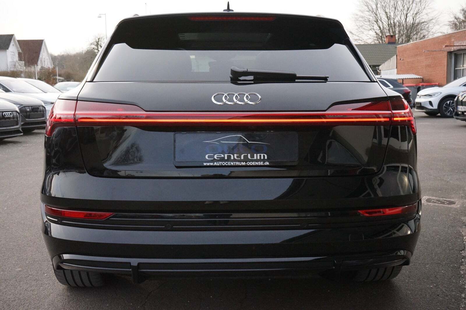 Sort Audi e-tron fra 2022