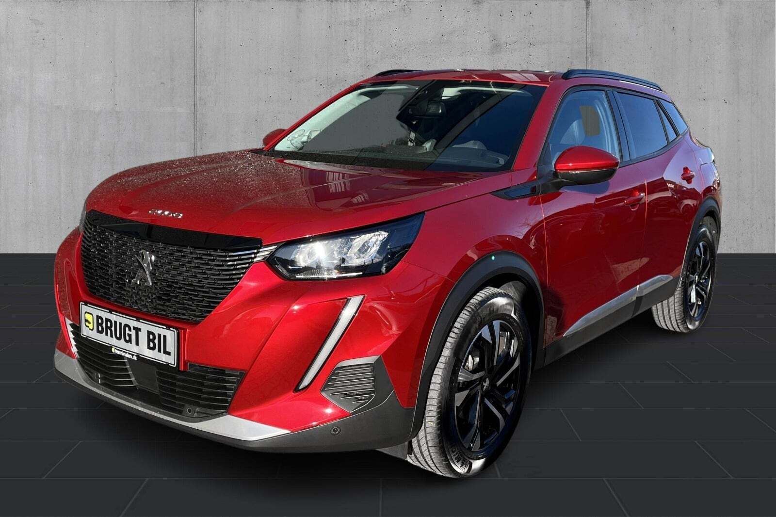 Rød Peugeot 2008 fra 2021 set udefra