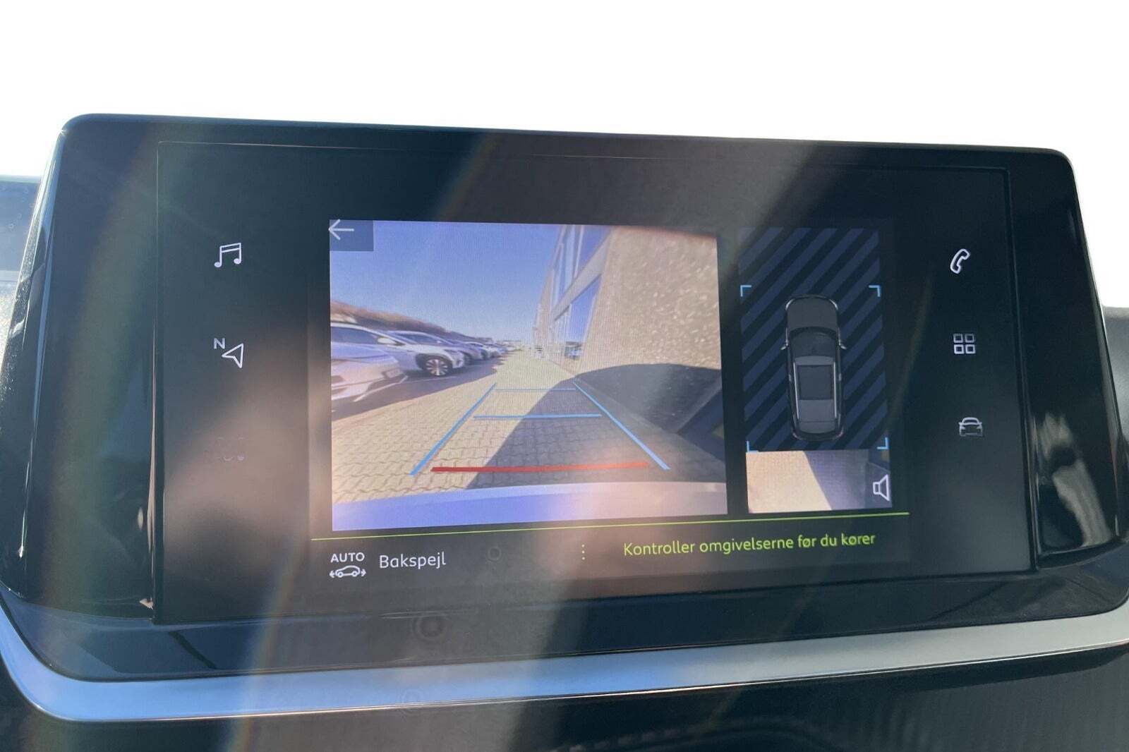 Rød Peugeot 2008 fra 2021