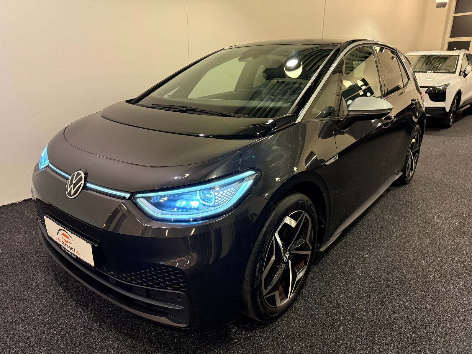 Gul VW ID.3 fra 2021 set udefra