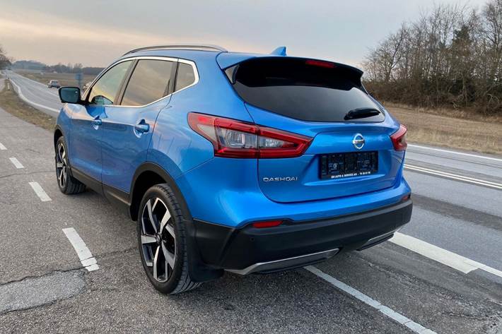 Blå Nissan Qashqai fra 2019