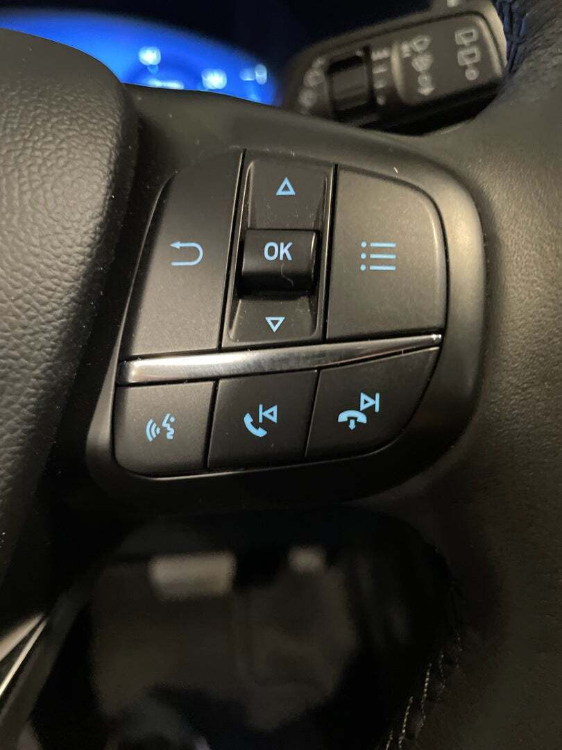 Rød Ford Kuga fra 2021