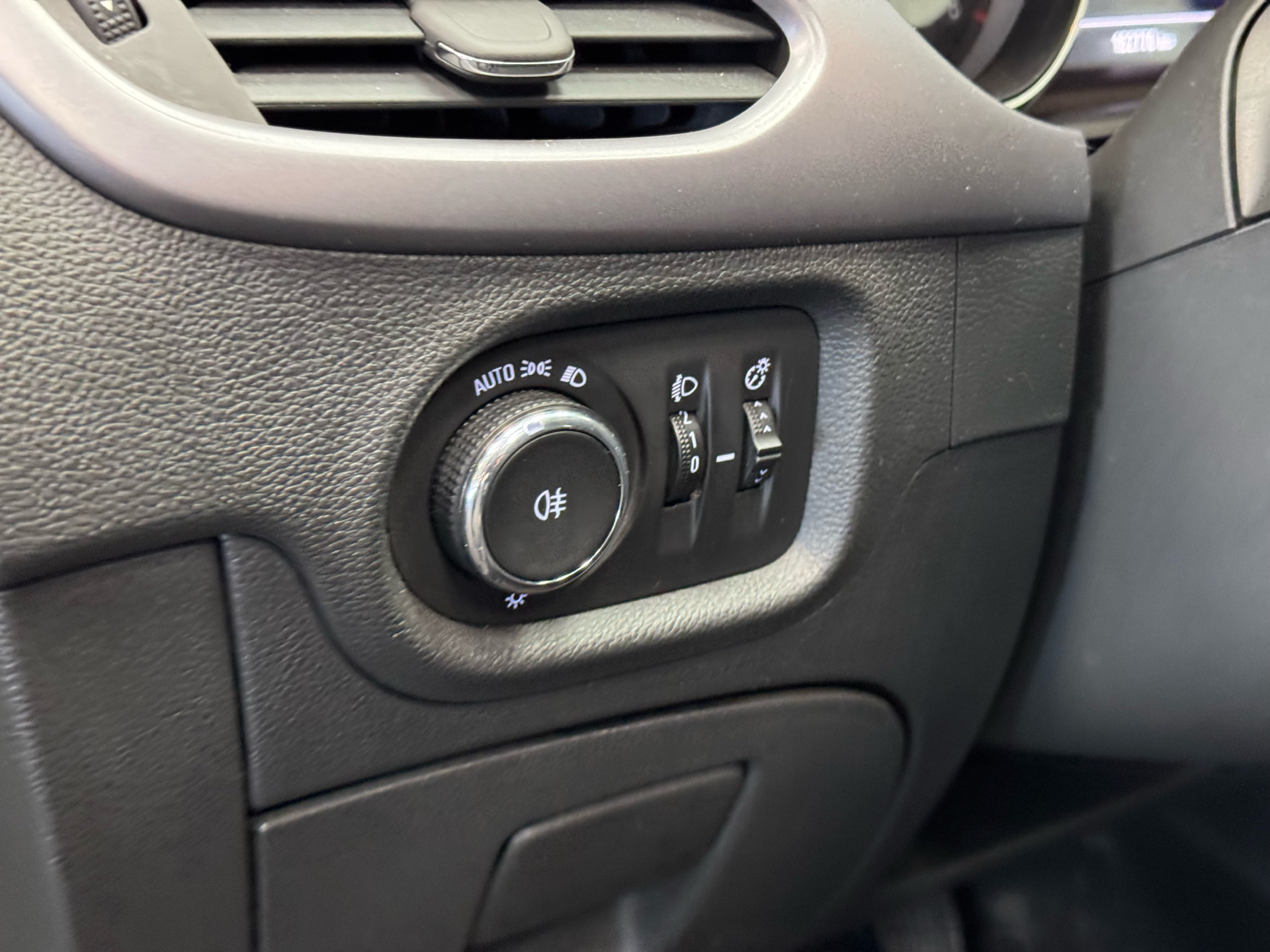 Sort Opel Astra fra 2016