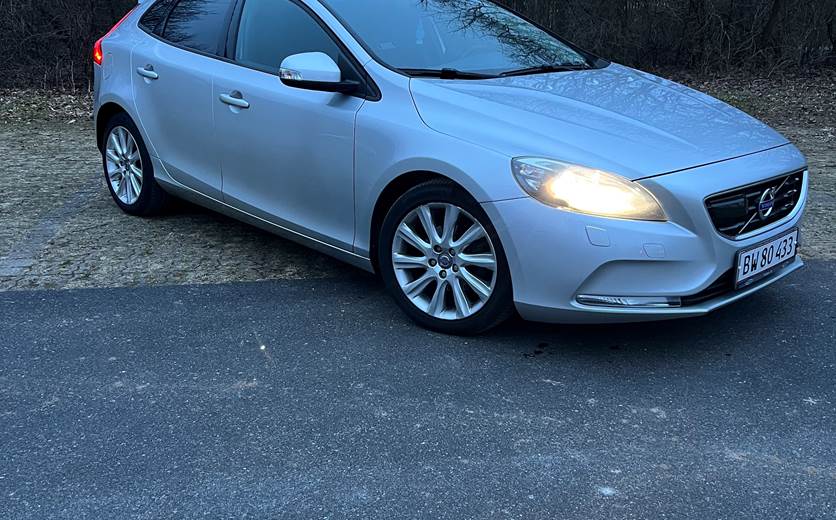 Volvo V40 1,6 D2
