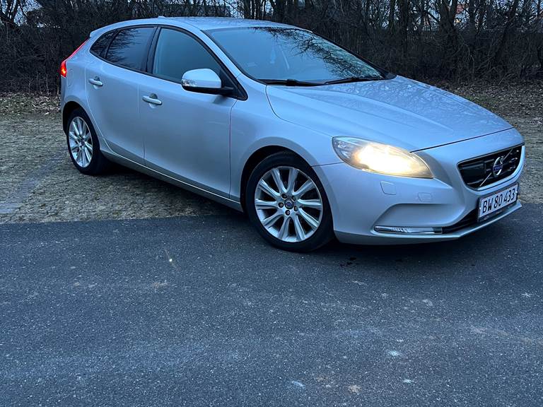 Volvo V40 1,6 D2