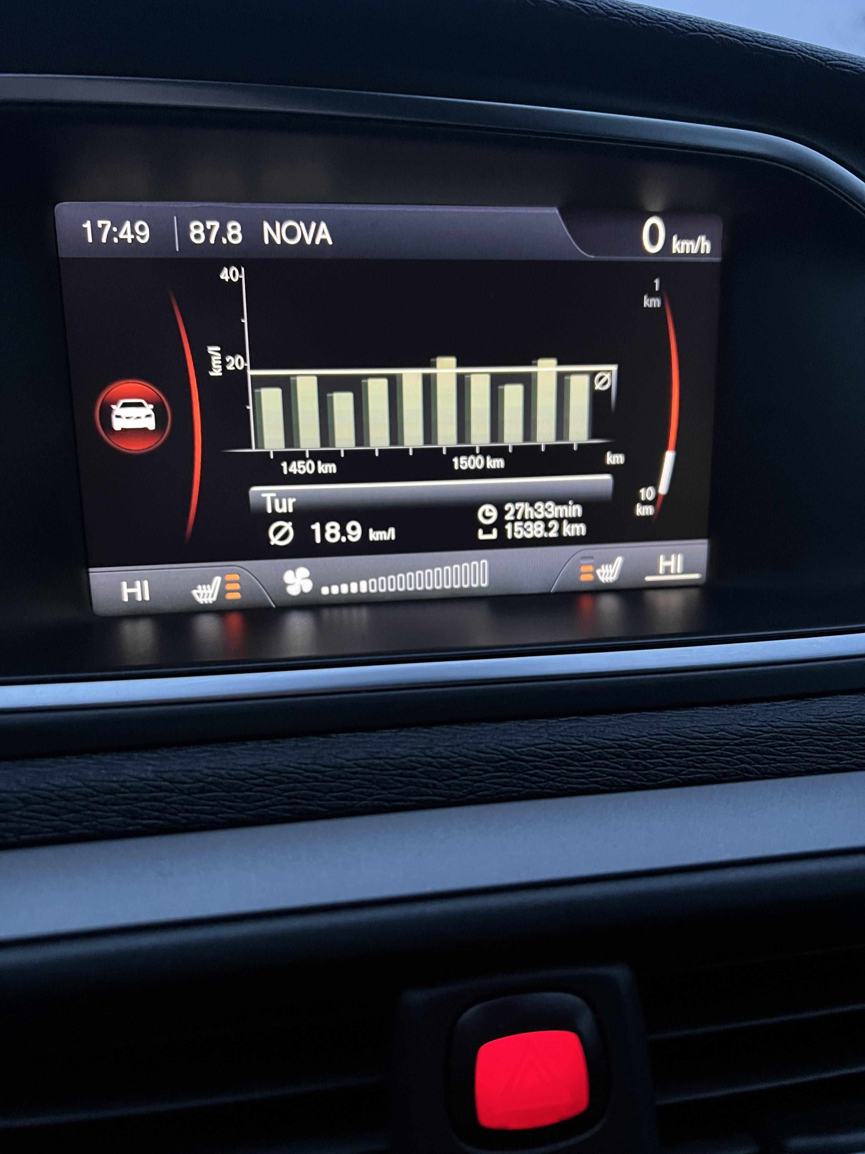 Grå Volvo V40 fra 2012