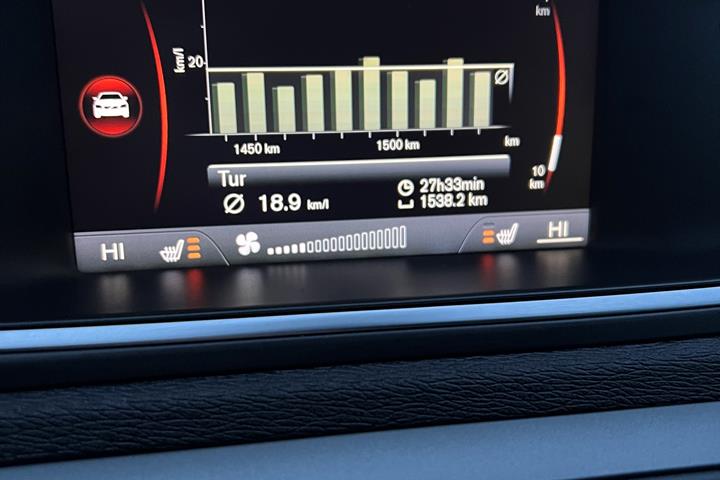 Grå Volvo V40 fra 2012