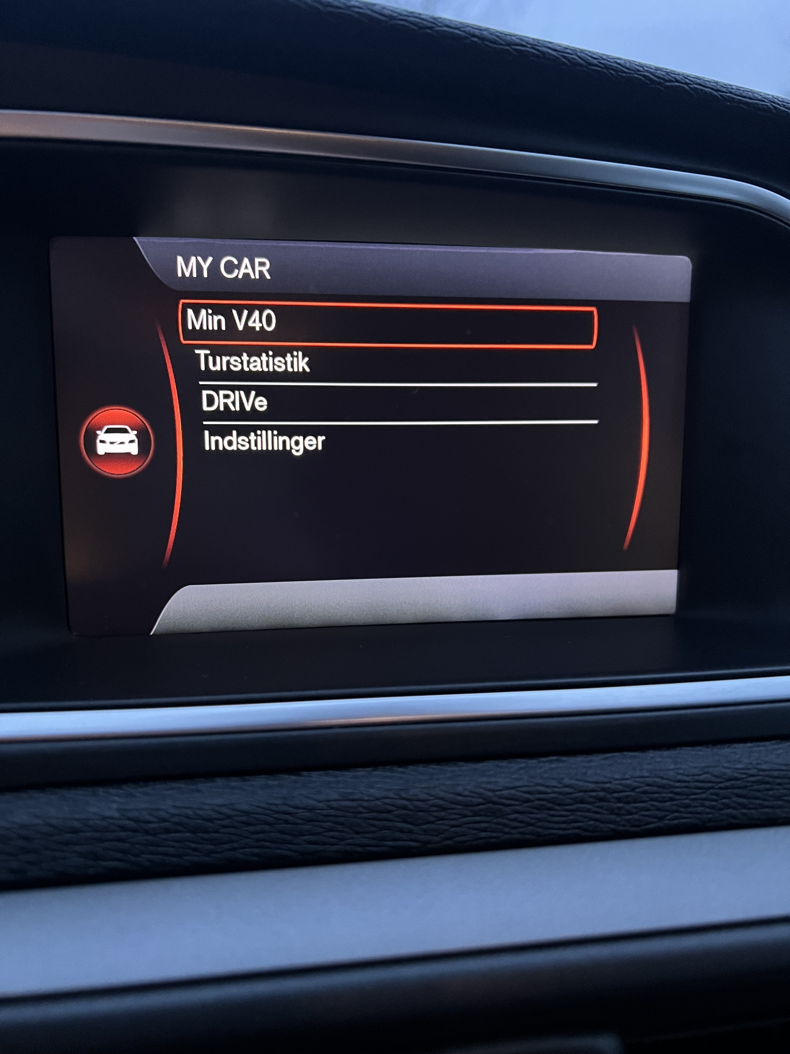 Grå Volvo V40 fra 2012