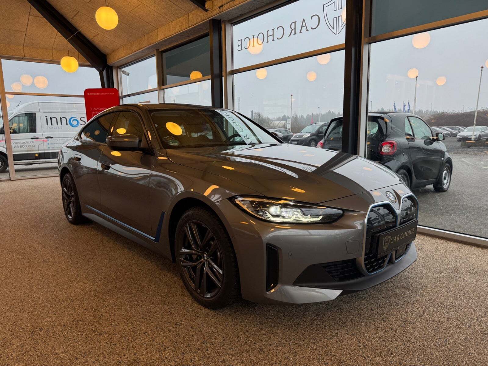 Grå BMW i4 fra 2022