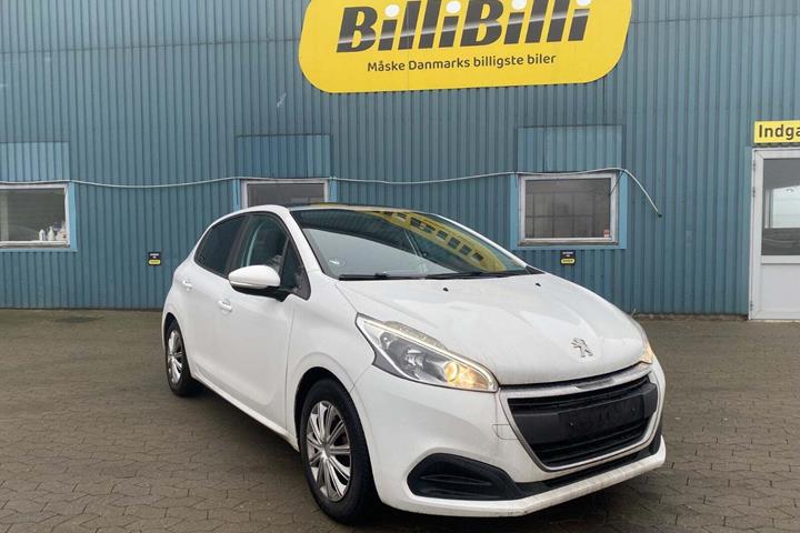 Hvid Peugeot 208 fra 2016 set udefra