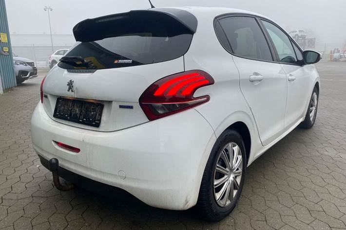 Hvid Peugeot 208 fra 2016
