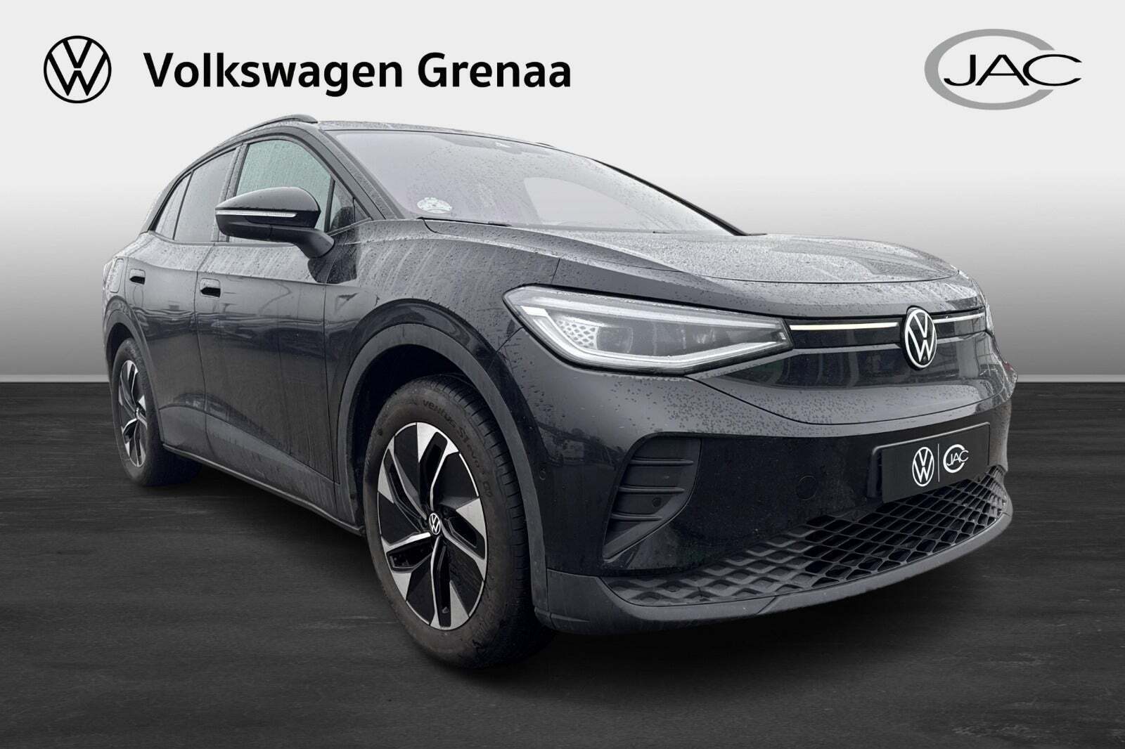 Sort VW ID.4 fra 2024 set udefra