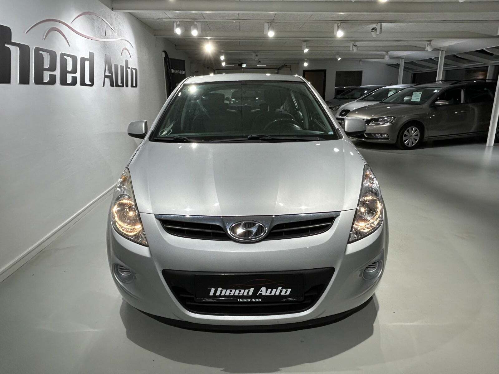 Sølv Hyundai i20 fra 2010