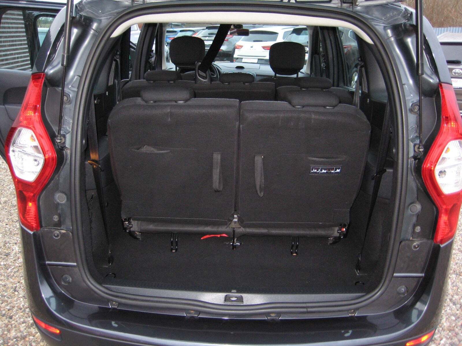 Grå Dacia Lodgy Stepway fra 2016